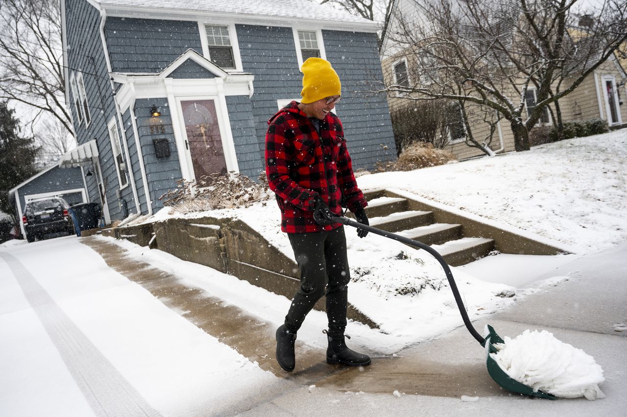 Millions of Americans Across the Northeast Brace For Two Winter Storm